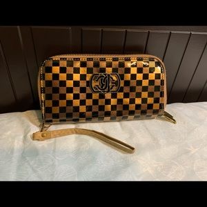 Mixed/Checkered brown & black Medium Wristlet